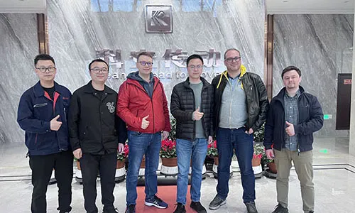 Test d'acceptation en usine avec client russe