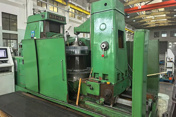 Machine de taillage horizontale CNC 4 axes 