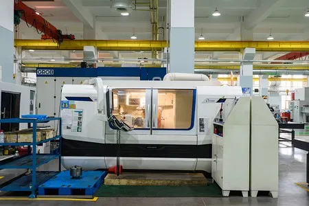 Rectifieuse cylindrique universelle CNC internes et externes de haute précision STUDER S33 (Suisse)